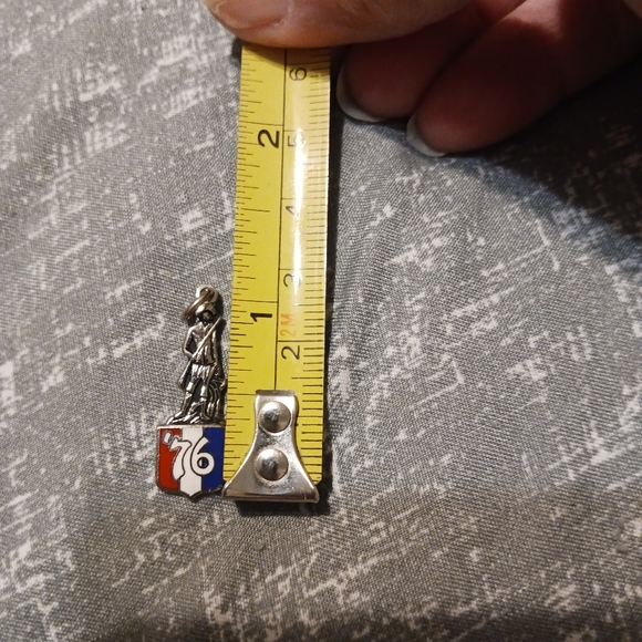 Vintage 1976 Soldier Patriot Flag Charm - Picture 4 of 4